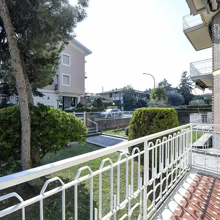 Garda Retreat - And Every Service A 50mt Apartment
